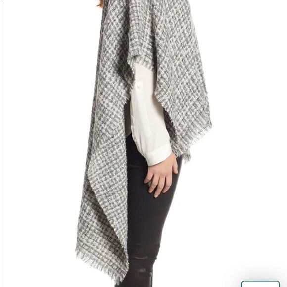 Echo Women’s Metallic Tweed Ruana Poncho - Picture 3 of 6